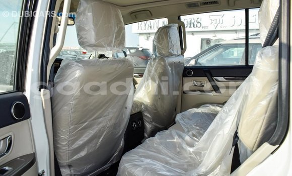 Imported Mitsubishi Pajero White Makiinaa iti Import - Dubai keessatti Somalia keessatti Imported Mitsubishi Pajero White Makiinaa iti Import - Dubai keessatti Somalia keessatti