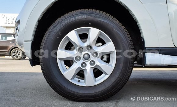 Imported Mitsubishi Pajero White Makiinaa iti Import - Dubai keessatti Somalia keessatti Imported Mitsubishi Pajero White Makiinaa iti Import - Dubai keessatti Somalia keessatti