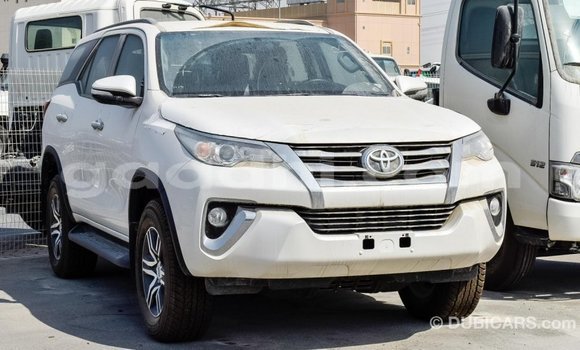 Imported Toyota Fortuner White Makiinaa iti Import - Dubai keessatti Somalia keessatti Imported Toyota Fortuner White Makiinaa iti Import - Dubai keessatti Somalia keessatti