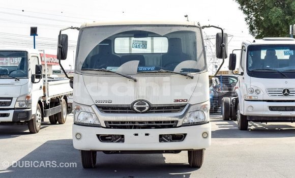 Acheter Import Utilitaire Hino 300 Series Blanc à Import - Dubai, Somalie Acheter Import Utilitaire Hino 300 Series Blanc à Import - Dubai, Somalie