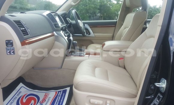 Acheter Neuf Voiture Toyota Land Cruiser Noir à Hargeysa, Somaliland Acheter Neuf Voiture Toyota Land Cruiser Noir à Hargeysa, Somaliland