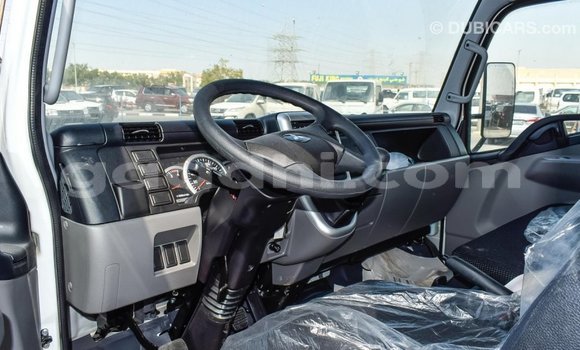 Acheter Import Utilitaire Mitsubishi L400 Blanc à Import - Dubai, Somalie Acheter Import Utilitaire Mitsubishi L400 Blanc à Import - Dubai, Somalie