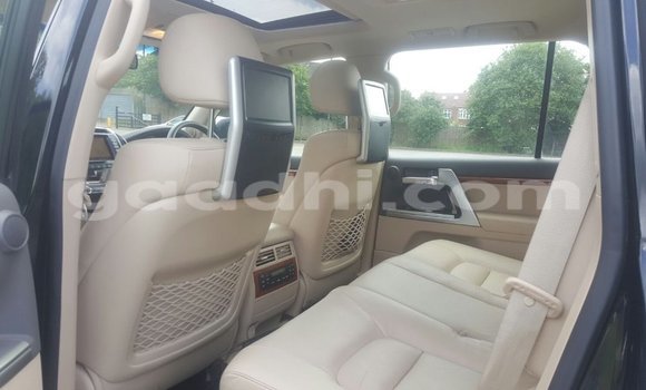 Acheter Neuf Voiture Toyota Land Cruiser Noir à Hargeysa, Somaliland Acheter Neuf Voiture Toyota Land Cruiser Noir à Hargeysa, Somaliland