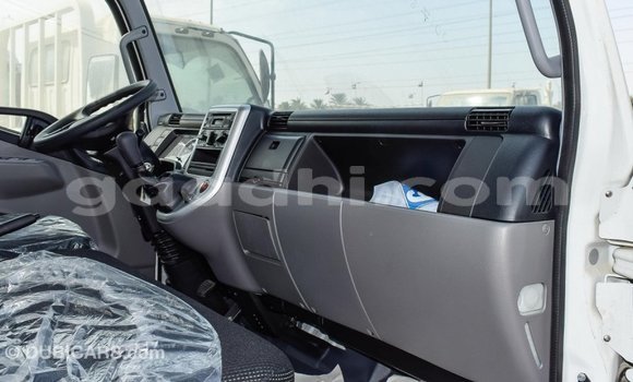 Acheter Import Utilitaire Mitsubishi L400 Blanc à Import - Dubai, Somalie Acheter Import Utilitaire Mitsubishi L400 Blanc à Import - Dubai, Somalie