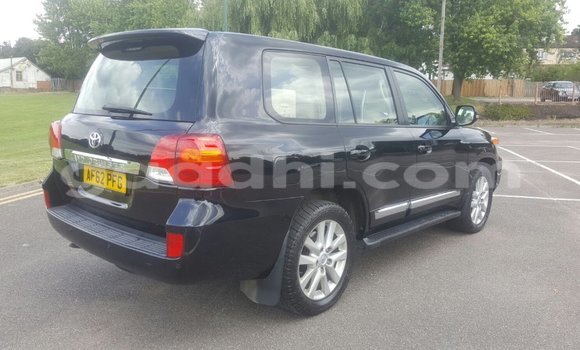 Acheter Neuf Voiture Toyota Land Cruiser Noir à Hargeysa, Somaliland Acheter Neuf Voiture Toyota Land Cruiser Noir à Hargeysa, Somaliland