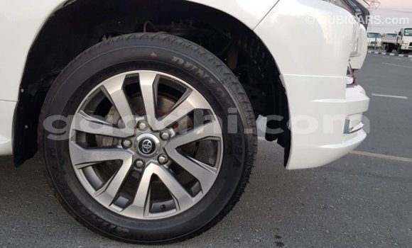 ይግዙ Imported Toyota Land Cruiser ነጭ መኪና በ Import - Dubai በ ሶማሊያ ይግዙ Imported Toyota Land Cruiser ነጭ መኪና በ Import - Dubai በ ሶማሊያ