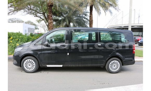 Buy Import Mercedes-Benz 250 Black Car in Import - Dubai in Somalia Buy Import Mercedes-Benz 250 Black Car in Import - Dubai in Somalia