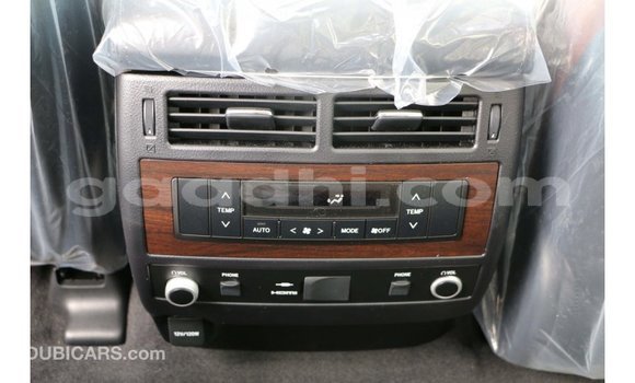 Nunua Imported Toyota Land Cruiser Nyeupe Gari ndani ya Import - Dubai nchini Somalia Nunua Imported Toyota Land Cruiser Nyeupe Gari ndani ya Import - Dubai nchini Somalia