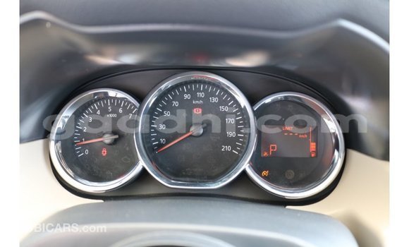 Buy Import Renault Duster White Car in Import - Dubai in Somalia