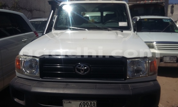 Buy Used Toyota Land Cruiser White Car in Mogadishu in Somalia Buy Used Toyota Land Cruiser White Car in Mogadishu in Somalia