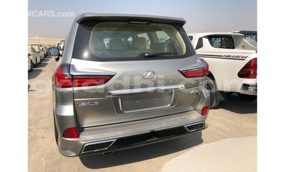 اشتري Imported Lexus LX آخر سيارة في Import - Dubai في الصومال اشتري Imported Lexus LX آخر سيارة في Import - Dubai في الصومال