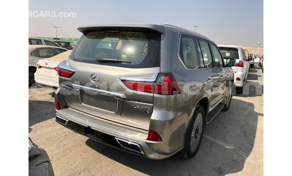 اشتري Imported Lexus LX آخر سيارة في Import - Dubai في الصومال اشتري Imported Lexus LX آخر سيارة في Import - Dubai في الصومال