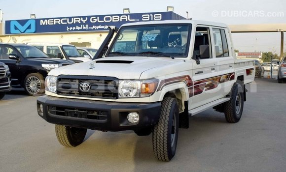 اشتري Imported Toyota Land Cruiser أبيض سيارة في Import - Dubai في الصومال اشتري Imported Toyota Land Cruiser أبيض سيارة في Import - Dubai في الصومال
