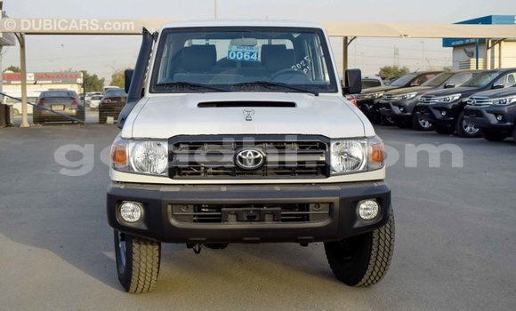 اشتري Imported Toyota Land Cruiser أبيض سيارة في Import - Dubai في الصومال اشتري Imported Toyota Land Cruiser أبيض سيارة في Import - Dubai في الصومال