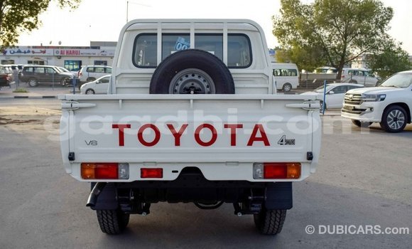 اشتري Imported Toyota Land Cruiser أبيض سيارة في Import - Dubai في الصومال اشتري Imported Toyota Land Cruiser أبيض سيارة في Import - Dubai في الصومال
