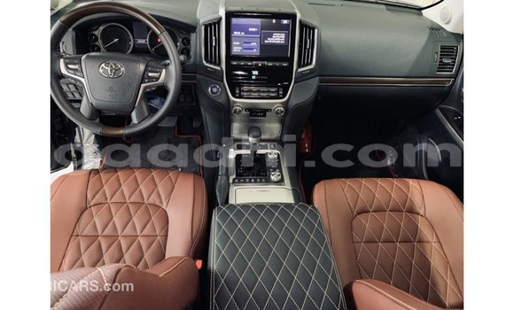 اشتري Imported Toyota Land Cruiser أسود سيارة في Import - Dubai في الصومال اشتري Imported Toyota Land Cruiser أسود سيارة في Import - Dubai في الصومال