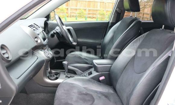 Buy Used Toyota RAV4 White Car in Mogadishu in Somalia Buy Used Toyota RAV4 White Car in Mogadishu in Somalia