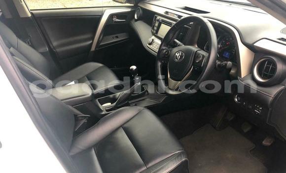 Buy Used Toyota RAV4 White Car in Mogadishu in Somalia Buy Used Toyota RAV4 White Car in Mogadishu in Somalia