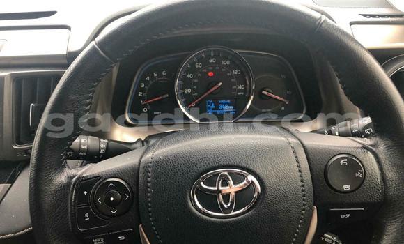 Buy Used Toyota RAV4 White Car in Mogadishu in Somalia Buy Used Toyota RAV4 White Car in Mogadishu in Somalia