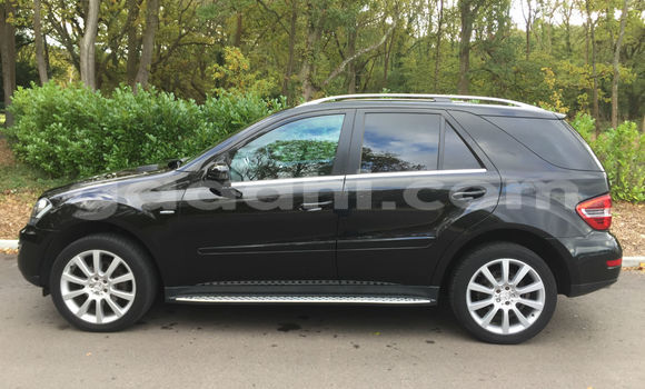 Buy Used Mercedes-Benz ML–Class Black Car in Mogadishu in Somalia