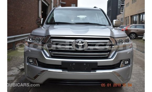 اشتري Imported Toyota Land Cruiser آخر سيارة في Import - Dubai في الصومال اشتري Imported Toyota Land Cruiser آخر سيارة في Import - Dubai في الصومال