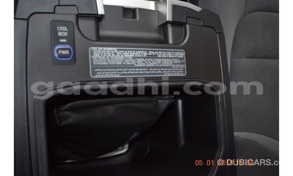 اشتري Imported Toyota Land Cruiser آخر سيارة في Import - Dubai في الصومال اشتري Imported Toyota Land Cruiser آخر سيارة في Import - Dubai في الصومال