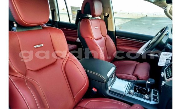 اشتري Imported Toyota Land Cruiser أسود سيارة في Import - Dubai في الصومال اشتري Imported Toyota Land Cruiser أسود سيارة في Import - Dubai في الصومال