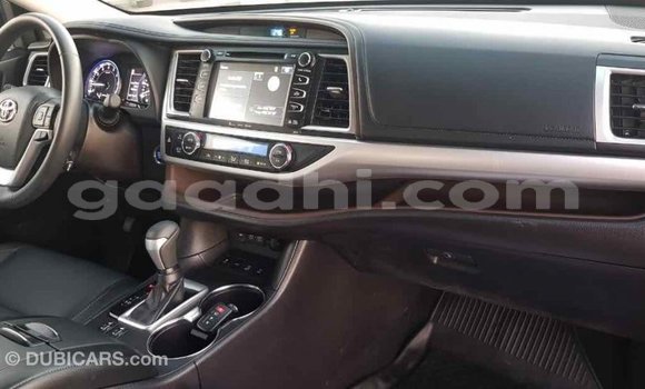 اشتري Imported Toyota Highlander آخر سيارة في Import - Dubai في الصومال اشتري Imported Toyota Highlander آخر سيارة في Import - Dubai في الصومال