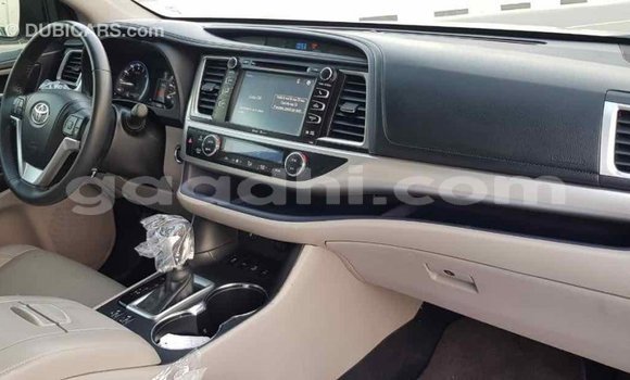 اشتري Imported Toyota Highlander أسود سيارة في Import - Dubai في الصومال اشتري Imported Toyota Highlander أسود سيارة في Import - Dubai في الصومال