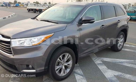 ይግዙ Imported Toyota Highlander ሌላ መኪና በ Import - Dubai በ ሶማሊያ ይግዙ Imported Toyota Highlander ሌላ መኪና በ Import - Dubai በ ሶማሊያ
