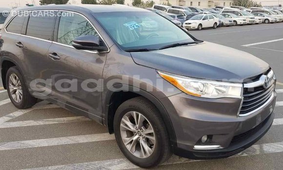 ይግዙ Imported Toyota Highlander ሌላ መኪና በ Import - Dubai በ ሶማሊያ ይግዙ Imported Toyota Highlander ሌላ መኪና በ Import - Dubai በ ሶማሊያ