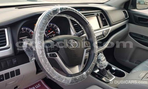 ይግዙ Imported Toyota Highlander ሌላ መኪና በ Import - Dubai በ ሶማሊያ ይግዙ Imported Toyota Highlander ሌላ መኪና በ Import - Dubai በ ሶማሊያ
