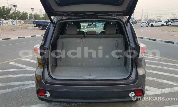 ይግዙ Imported Toyota Highlander ሌላ መኪና በ Import - Dubai በ ሶማሊያ ይግዙ Imported Toyota Highlander ሌላ መኪና በ Import - Dubai በ ሶማሊያ