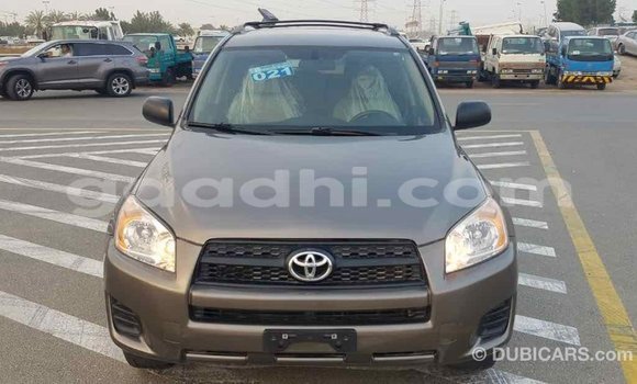 اشتري Imported Toyota HiAce بنى شاحنة في Import - Dubai في الصومال اشتري Imported Toyota HiAce بنى شاحنة في Import - Dubai في الصومال