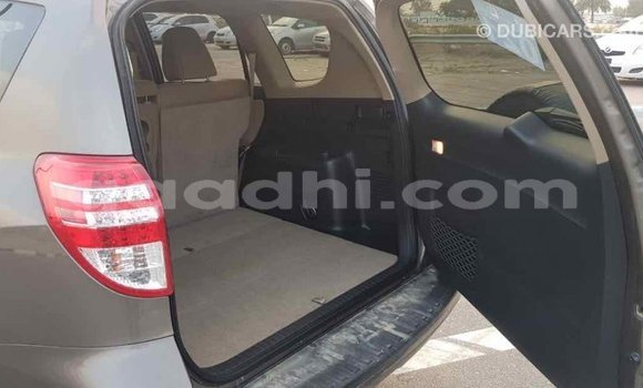 اشتري Imported Toyota HiAce بنى شاحنة في Import - Dubai في الصومال اشتري Imported Toyota HiAce بنى شاحنة في Import - Dubai في الصومال