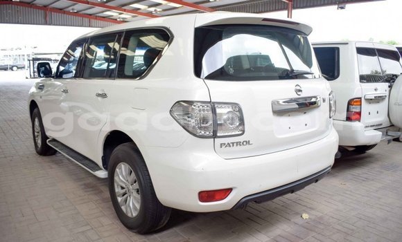 Imported Nissan Patrol White Makiinaa iti Import - Dubai keessatti Somalia keessatti Imported Nissan Patrol White Makiinaa iti Import - Dubai keessatti Somalia keessatti