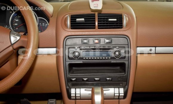 Imported Porsche Cayenne Green Makiinaa iti Import - Dubai keessatti Somalia keessatti Imported Porsche Cayenne Green Makiinaa iti Import - Dubai keessatti Somalia keessatti