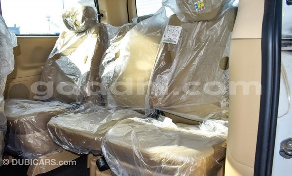 Acheter Import Voiture Hyundai Accent Blanc à Import - Dubai, Somalie Acheter Import Voiture Hyundai Accent Blanc à Import - Dubai, Somalie