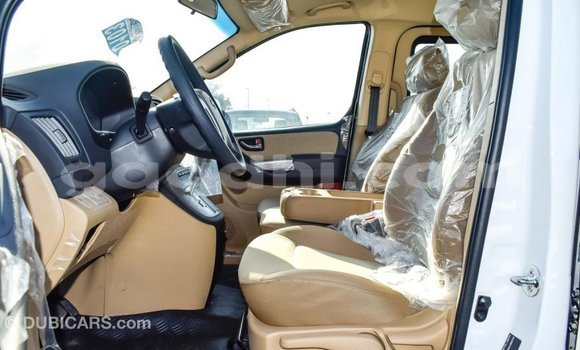 Acheter Import Voiture Hyundai Accent Blanc à Import - Dubai, Somalie Acheter Import Voiture Hyundai Accent Blanc à Import - Dubai, Somalie