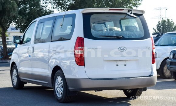 Acheter Import Voiture Hyundai Accent Blanc à Import - Dubai, Somalie Acheter Import Voiture Hyundai Accent Blanc à Import - Dubai, Somalie