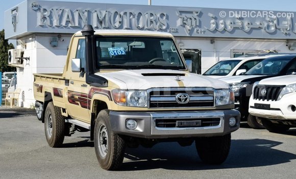 اشتري Imported Toyota Land Cruiser اللون البيج سيارة في Import - Dubai في الصومال اشتري Imported Toyota Land Cruiser اللون البيج سيارة في Import - Dubai في الصومال