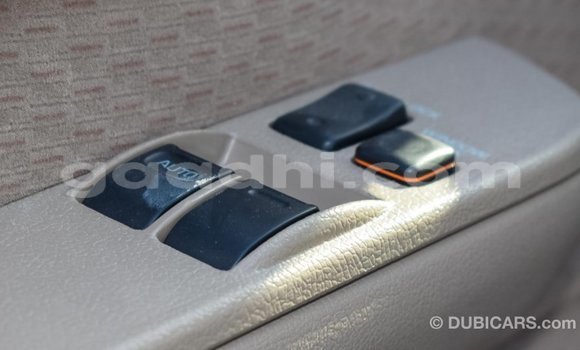 اشتري Imported Toyota Land Cruiser اللون البيج سيارة في Import - Dubai في الصومال اشتري Imported Toyota Land Cruiser اللون البيج سيارة في Import - Dubai في الصومال