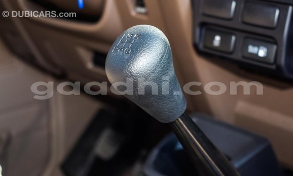 اشتري Imported Toyota Land Cruiser اللون البيج سيارة في Import - Dubai في الصومال اشتري Imported Toyota Land Cruiser اللون البيج سيارة في Import - Dubai في الصومال