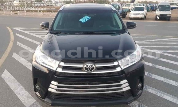 ይግዙ Imported Toyota Highlander ጥቁር መኪና በ Import - Dubai በ ሶማሊያ ይግዙ Imported Toyota Highlander ጥቁር መኪና በ Import - Dubai በ ሶማሊያ