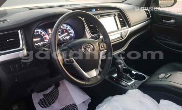 ይግዙ Imported Toyota Highlander ጥቁር መኪና በ Import - Dubai በ ሶማሊያ ይግዙ Imported Toyota Highlander ጥቁር መኪና በ Import - Dubai በ ሶማሊያ
