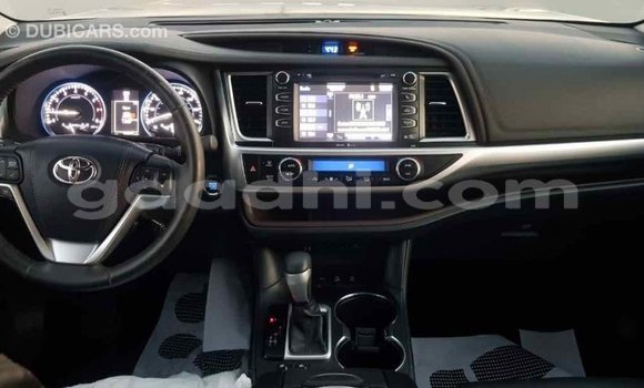 ይግዙ Imported Toyota Highlander ጥቁር መኪና በ Import - Dubai በ ሶማሊያ ይግዙ Imported Toyota Highlander ጥቁር መኪና በ Import - Dubai በ ሶማሊያ