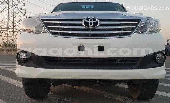 ይግዙ Imported Toyota Fortuner ነጭ መኪና በ Import - Dubai በ ሶማሊያ ይግዙ Imported Toyota Fortuner ነጭ መኪና በ Import - Dubai በ ሶማሊያ
