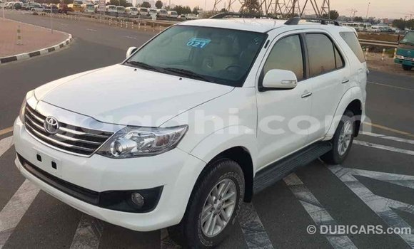 ይግዙ Imported Toyota Fortuner ነጭ መኪና በ Import - Dubai በ ሶማሊያ ይግዙ Imported Toyota Fortuner ነጭ መኪና በ Import - Dubai በ ሶማሊያ