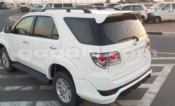 ይግዙ Imported Toyota Fortuner ነጭ መኪና በ Import - Dubai በ ሶማሊያ ይግዙ Imported Toyota Fortuner ነጭ መኪና በ Import - Dubai በ ሶማሊያ