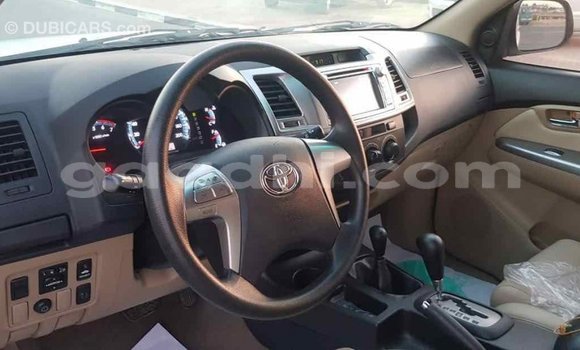 ይግዙ Imported Toyota Fortuner ነጭ መኪና በ Import - Dubai በ ሶማሊያ ይግዙ Imported Toyota Fortuner ነጭ መኪና በ Import - Dubai በ ሶማሊያ
